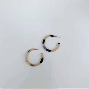 Tortoise shell hoop earrings